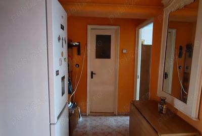 Apartament cu 2 camere decomandat în Viziru 3 - 2