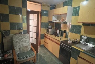 Apartament cu 3 camere decomandat în Traian - 4