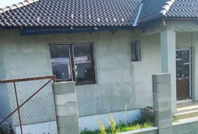 Casă cu 4 camere în Aeroport - 3