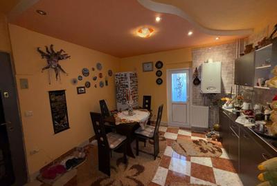 Apartament  2 camere, decomandat, etaj 1, zona Liceul de Muzica Apartament  2 camere, decomandat, etaj 1, zona Liceul de Muzica - 9