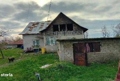 Casă cu 4 camere cu Teren 5440 Mp în Colțu - 9