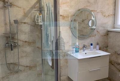 Apartament cu 3 camere decomandat în Tractorul - 3