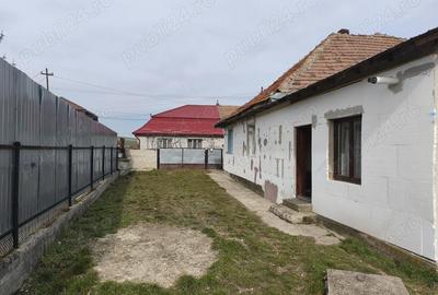 Casă cu Teren 600 Mp în Chețani - 2