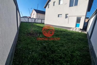 Casă cu 5 camere cu Canalizare în Lumina - 4