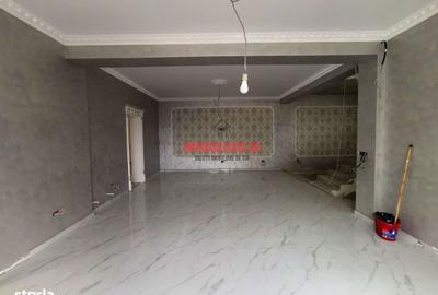 Casă cu 8 camere cu Teren 250 Mp în Titan - 10