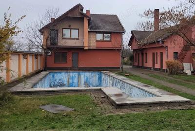 Imobil cu 3 case:C1 -3 nivele;C2-2nivele;C4-1 nivel;C3;C5;Piscina;Foisor - 20