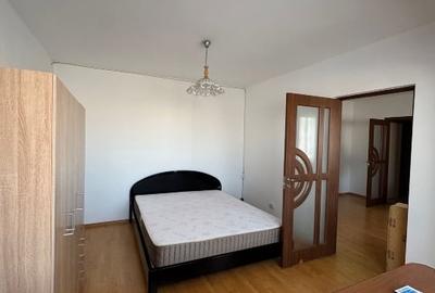 Apartament cu 2 camere semidecomandat în Podu Roș