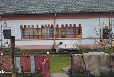 Casă cu 6 camere cu Teren 1500 Mp în Central - 1
