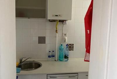 Garsonieră semidecomandată în Universitate