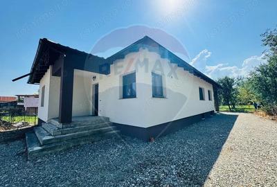 Casa / Vila cu 4 camere de vanzare - 3