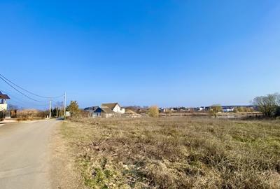 Teren priveliste deschisa, cu utilitati, zona retrasa, langa lac si padure - 9