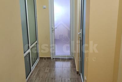 Apartament generos, decomandat, 1 cameră – Micro 20, etaj 1 - 3