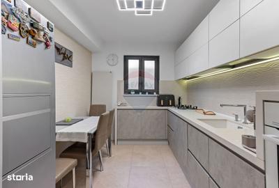 Casă cu 7 camere cu Teren 200 Mp în Colentina - 9