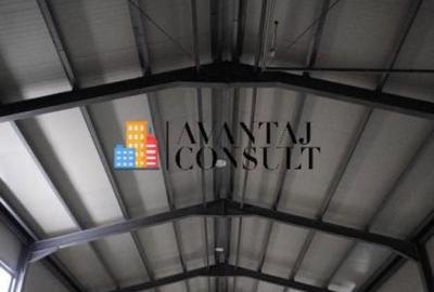 Spațiu comercial, de 560 mp, în Central - 8