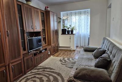 3 camere Sagului etaj 3 centrala proprie