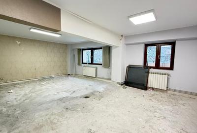 Apartament cu 4 camere decomandat în Calea Călărașilor