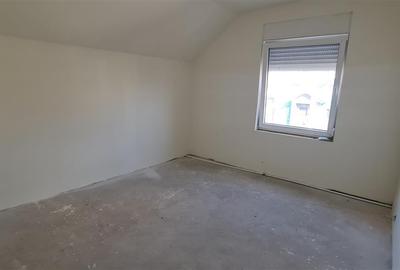 Casă individuală cu 6 camere cu Canalizare în Vladimirescu - 22