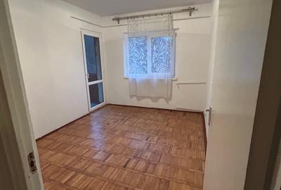 Apartament cu 3 camere decomandat în Petros - 3