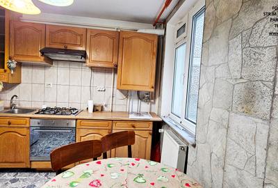 Apartament cu 3 camere semidecomandat, mobilat în Dărmănești - 1