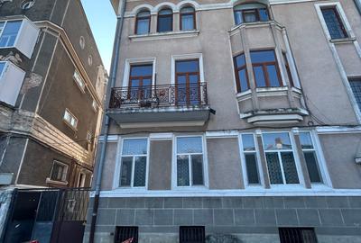 Apartament cu 4 camere semidecomandat în Calea Călărașilor