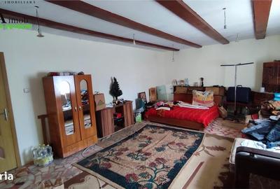 Casă cu 3 camere în Șerbești - 1