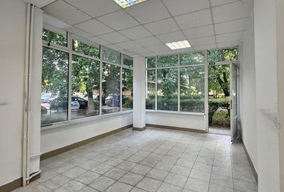 Spațiu comercial, de 54 mp, în Decebal - 8