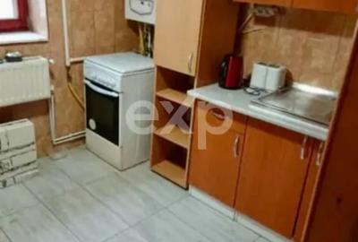 Apartament cu 4 camere decomandat în Tractorul - 2