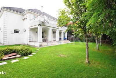 Casă cu 7 camere cu Teren 700 Mp în Central - 2