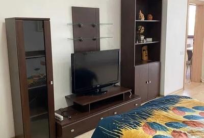 Garsoniera, decomandata, 53 mp, centrala proprie, ac, metrou, Plaza Mall