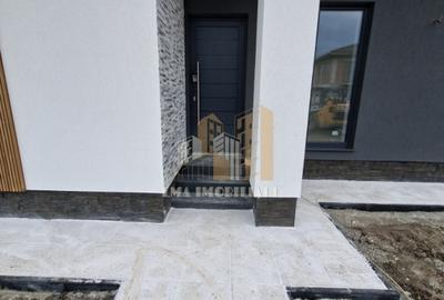 Casă individuală cu 4 camere cu Canalizare în Sânpetru - 1