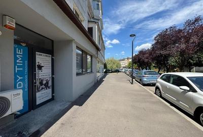 Spatiu comercial renovat complet de vanzare in Focsani - 2