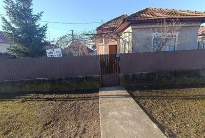 Casă cu 4 camere cu Teren 755 Mp în Tigveni