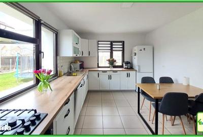 Casă cu 4 camere în Piatra - 5