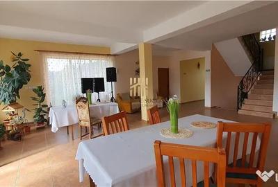 Casă cu 10 camere cu Teren 700 Mp în Durău - 6