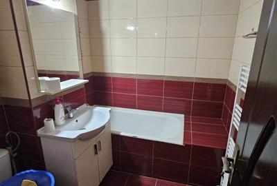 Apartament cu 2 camere decomandat în Poarta 6 - 6