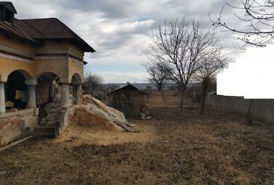 Teren 1300 mp, Maracineni Argeselu , casa demolabila