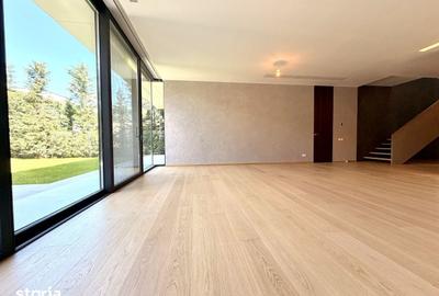 Casă cu 7 camere cu Teren 800 Mp în Est - 8