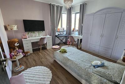 Casă cu 4 camere în Central - 3