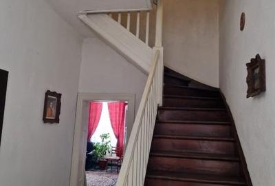 Casă individuală cu 7 camere cu Canalizare în Bran - 9