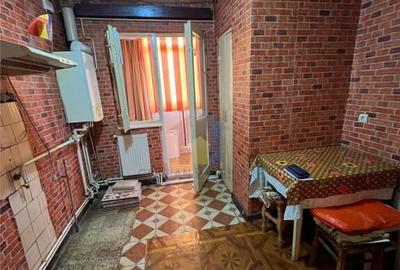 Apartament cu 2 camere semidecomandat în Viziru 1 - 3