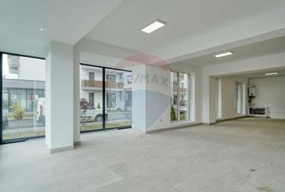 Vanzare spatiu comercial modern si nou in Rasnov, judetul Brasov - 1