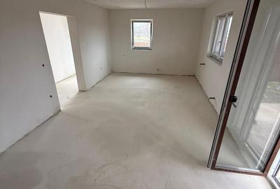Casă cu 4 camere cu Teren 402 Mp în Central - 2