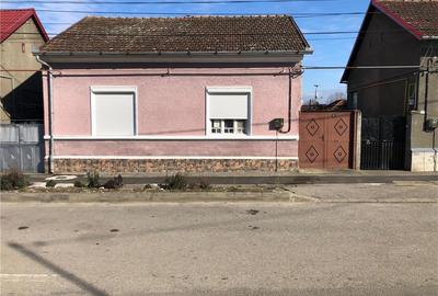 Casă cu 3 camere în Bocșa - 1