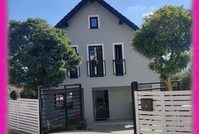 Casă cu 4 camere cu Teren 573 Mp în Central - 2