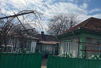 Casă cu 4 camere în Central - 1