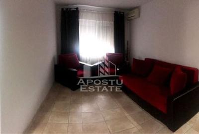 Apartament cu 4 camere, 2 bai, etaj intermediar, zona Soarelui
