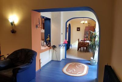 Casă cu 4 camere în Muncitoresc