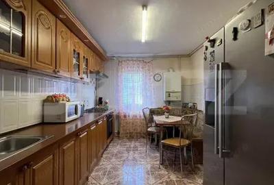 Apartament cu 3 camere, decomandat, zona Parcul Teilor - 2