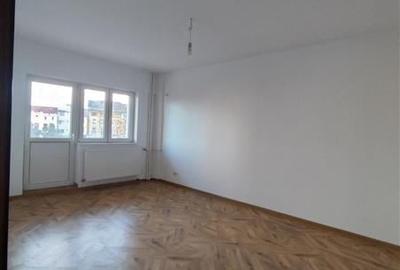 Apartament 3 camere/2 bai zona ultracentrala - 1