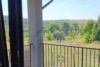 Casă cu 4 camere decomandat în Horpaz - 2